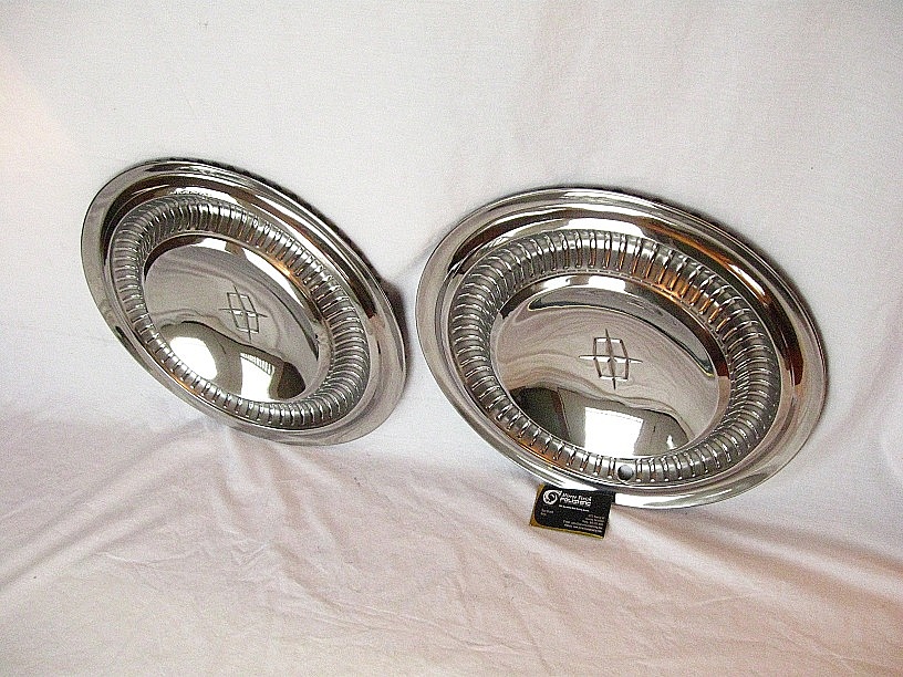 1965 lincoln continental hubcaps